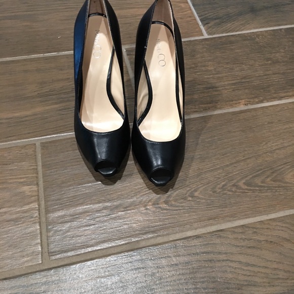 black heels - Picture 4 of 4